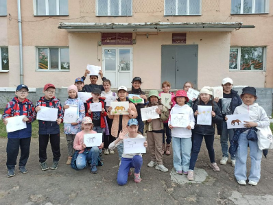 Учащиеся ДШИ им. Бау Ямпилова побывали на пленэре в конном клубе 