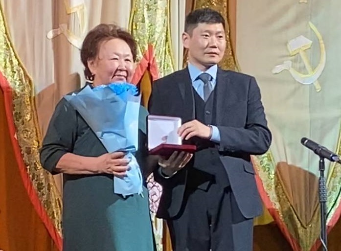 Педагогам колледжа вручены Государственные награды, а ветеранам – Благодарственные письма от Министерства культуры Бурятии