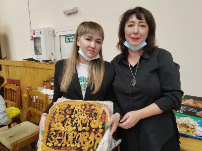Педагоги Колледжа искусств угостили военных, которые проходят лечение в госпитале