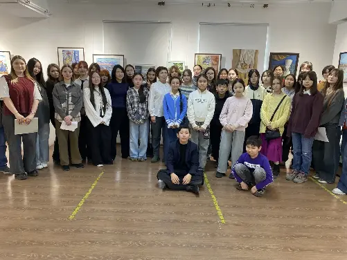 Студенты колледжа провели экскурсию для воспитанников детской художественной школы
