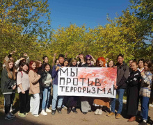Студенты специальностей "Живопись" и "Декоративно-прикладное искусство" 2 и 3 курсов Колледжа искусств им. П.И. Чайковского заняли 3 место в Городской селфи-акции "Нет терроризму"