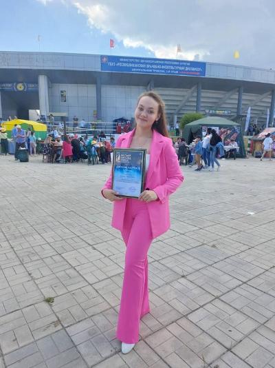 Студентка Колледжа искусств Динара Зарыпова стала обладателем республиканской стипендии в области культуры и искусств