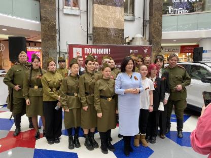 Состоялся поэтический марафон, организованный колледжем искусств в ТРЦ Форум