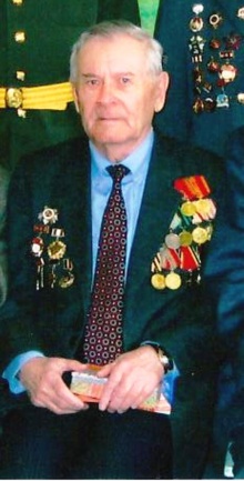 Поздравляем с 90-летним юбилеем участника  Великой Отечественной войны,  ветерана педагогического труда,  преподавателя по классу баян, аккомпаниатора хореографического отделения Александра Афанасьевича Козулина.