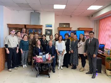 В Национальной библиотеке Бурятии прошла презентация книги, посвященной творчеству Виктора Усовича