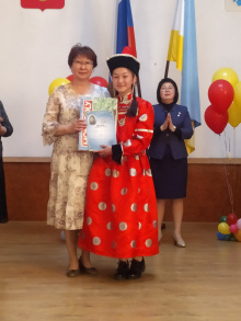 Преподаватель колледжа искусств стала председателем жюри в V межрайонном конкурсе юных музыкантов "Мунгэн хонхо" 