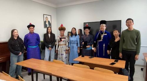 В колледже искусств состоялся конкурс чтецов, приуроченный к месяцу бурятского языка