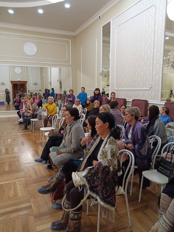 Ресурсным учебно-методическим центром Колледжа искусств проведен семинар-практикум преподавателей хореографии 