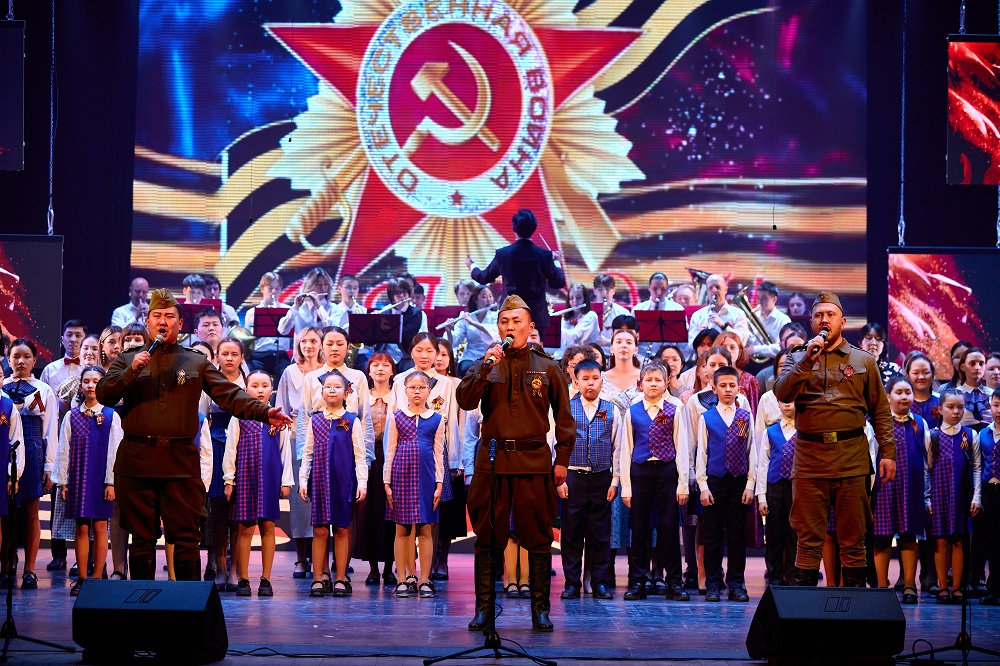 С большим успехом при аншлаге прошел концерт «Время памяти» («Сагай дурасхаал») 
