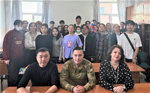 В гостях у колледжа искусств побывал ветеран СВО