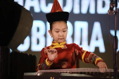Учащаяся ДШИ имени Бау Ямпилова при колледже искусств победила в престижном конкурсе в столице Сибири