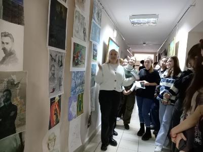 В колледже искусств открылась выставка студентов «Образы изменчивых фантазий»