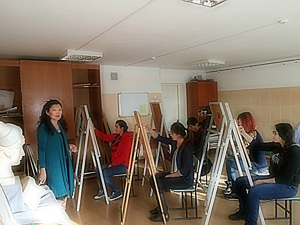 Преподаватель специальности «Живопись» Ц. Д. Болотова. Преподаватель специальности «Живопись» Ц. Д. Болотова.