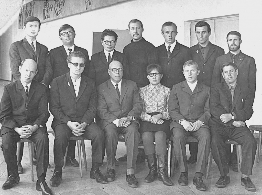 Преподаватели отделения русских народных инструментов. 1 ряд: В. Голумеев, В. К. Малых, В. И. Анисимов, С. Д. Гончикова, В. Ф. Мусихин, А. В. Зарецкий. 2 ряд: Л. М. Спектор, Е. В. Хижняков, А. В. Ваулин, В. В. Алексеев, А. В. Маляревский, Н. Е. Каменев, Э. Э. Цветков. 1970-е годы. 8. Преподаватели ОРНИ_1970.jpg